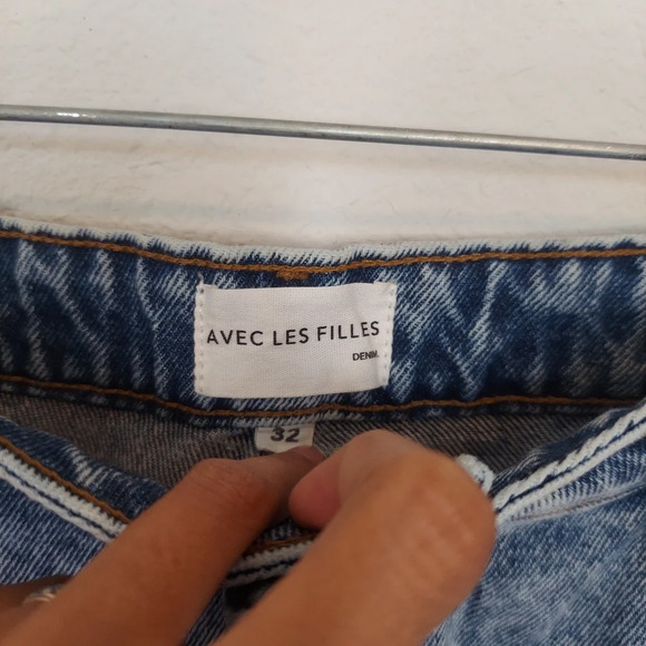AVEC LES FILLES Workshop Blue Wash High Rise Distressed Jeans Size 32 NWT - Picture 4 of 11